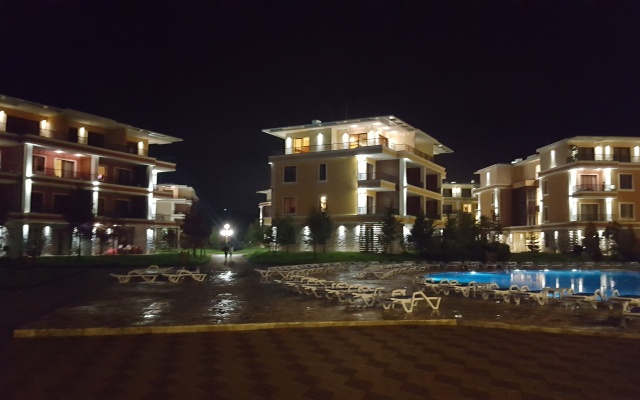 Dream Land Apartments