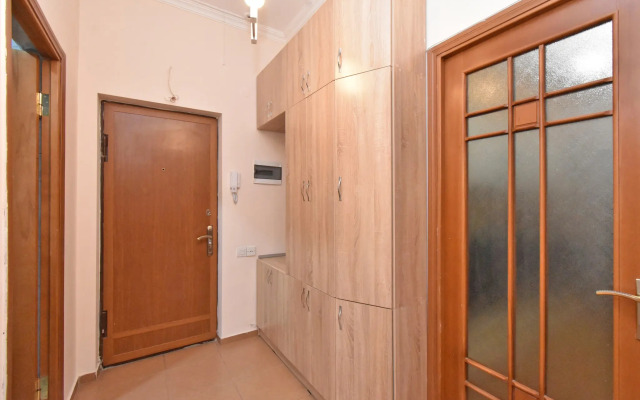 3-K v Novostroyke, Ulitsa Argishti, Gl933 Flat