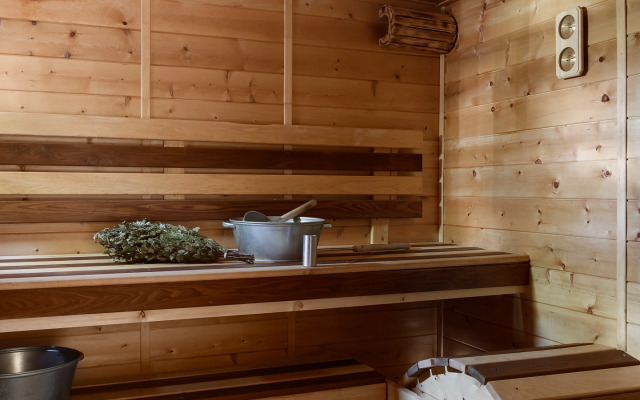 Глэмпинг Лесной отель Yolo