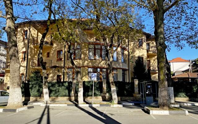 Plyushch Guest House