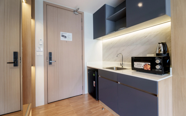 Pool View 1310 Wyndham Condo Apartments