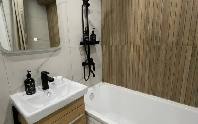 Studiya S Podzemnym Parkingom Flat