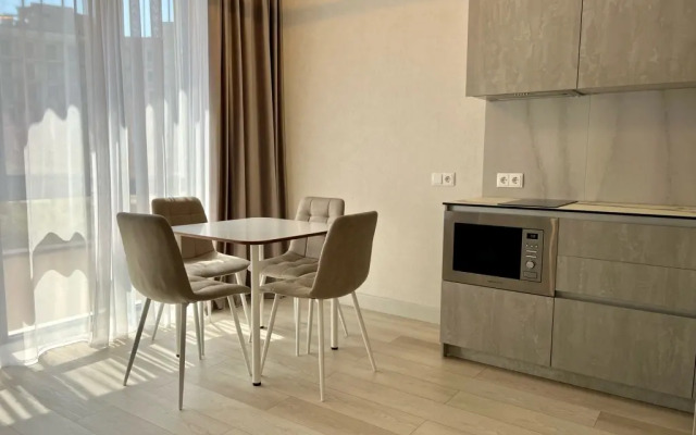 9 Krymskiy Mamayka Apartment