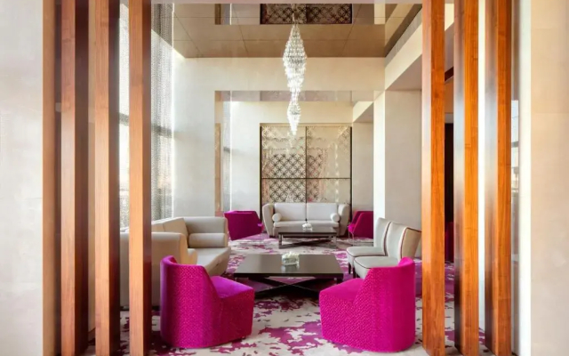 Отель Crowne Plaza Festival City