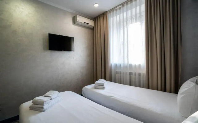 Mildom Express Hotel