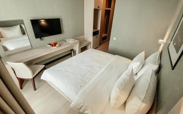Resident City Hotel