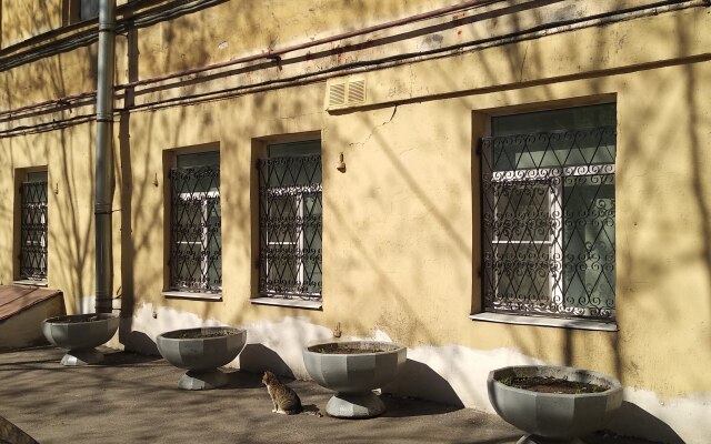 Апартаменты на Караванной 1