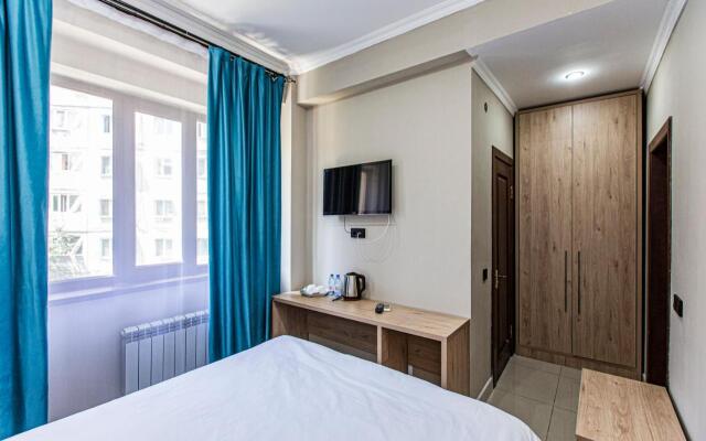 Kaier Hotel
