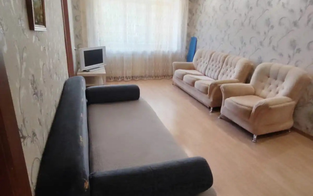 UYUT Na Ulitse Bratiev Kadomtsevyih Apartments