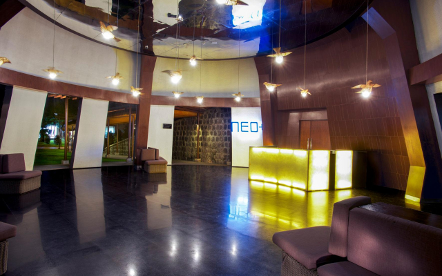 Neo+ Green Savana Hotel