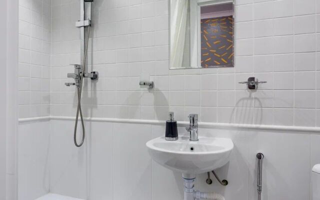 Ground Floor Apartment 41c1 Vernadsky Avenue (1007)