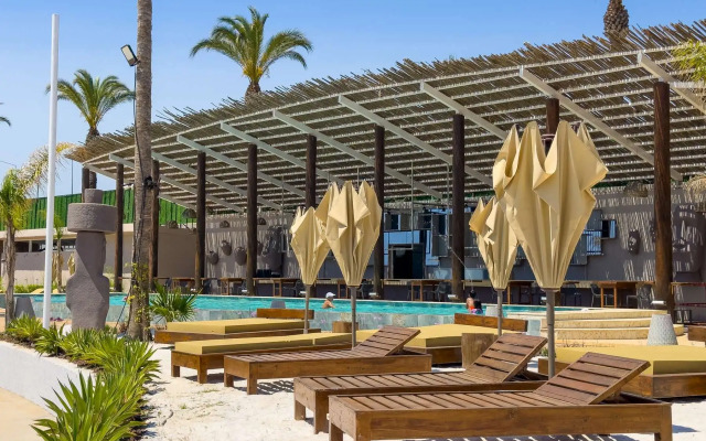 Qoople Azura World V 22 Apartments