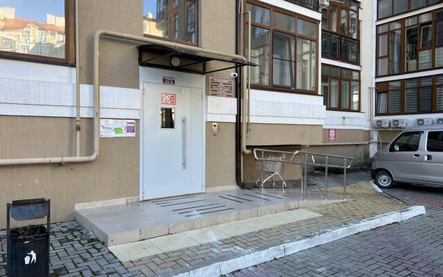 270 Suvorova 27k1 Apartments