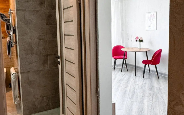 Na Ulitse Dmitriya Sredina Flat