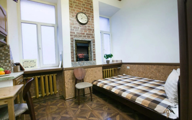 on Manezhny Living quarters