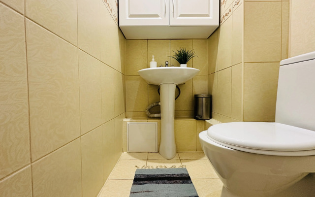 Uyutnaya Dvukhkomnatnaya Nedaleko Ot Trk Planeta Flat