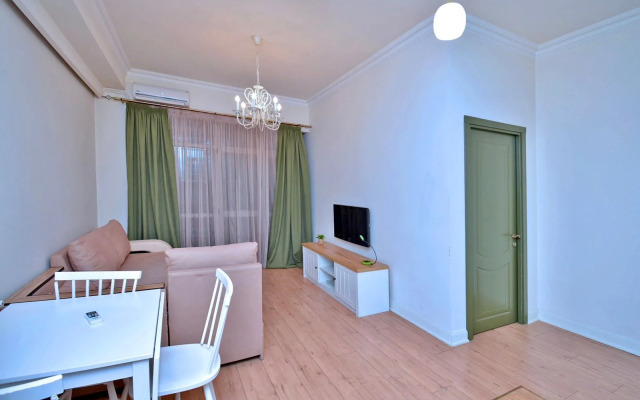 Perte House On Verin Antarain 131 Street Apartments
