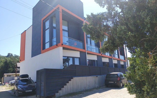 RED FOX Mini-Hotel