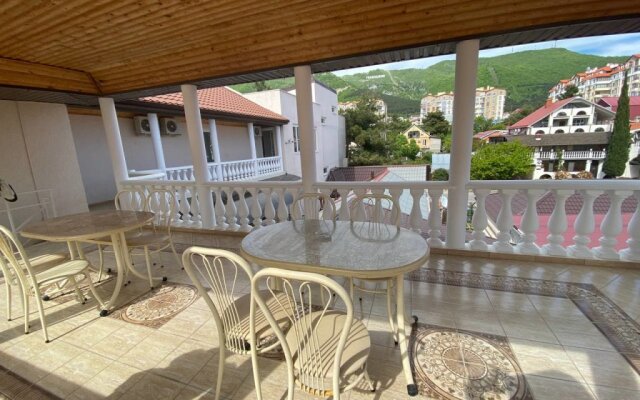 Na Turgeneva 35 Guest house