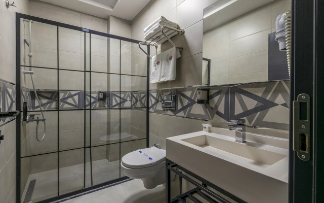 The Great Airport Hotel