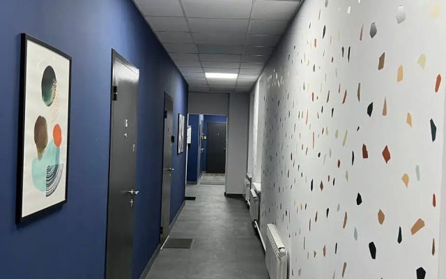 Apartments Kvartira-Studiya Okolo Ploschadi Tryokh Vokzalov Apartments