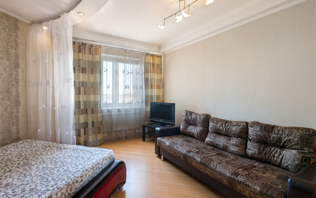 On Kolomyazhskiy prospekt 20 Apartment