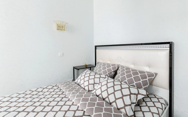 Studiya vo vnutrennem dvorike Baumana Flat