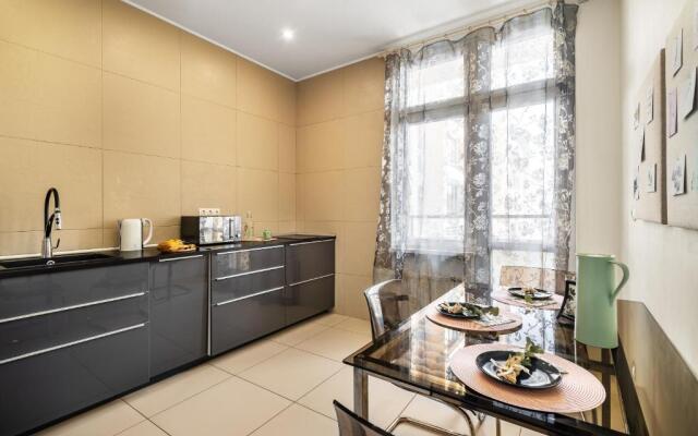 Flat In Modern Provence Apartments