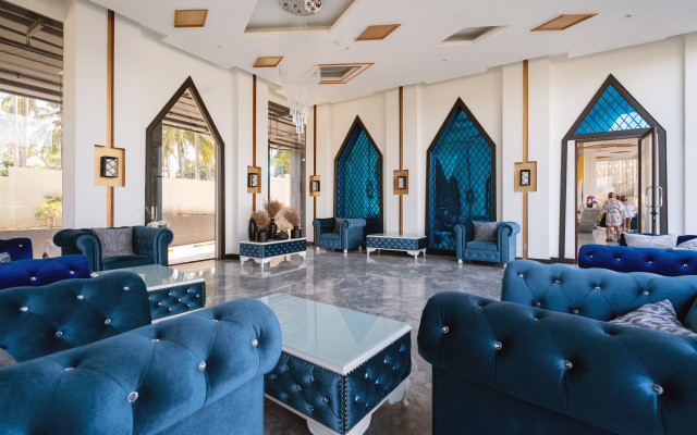 Aristo Beach Resort condo by Roominger Hotel