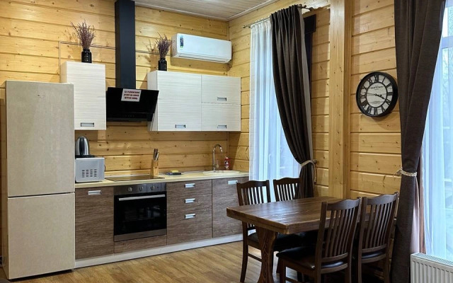 102 v Family Alley Apartments