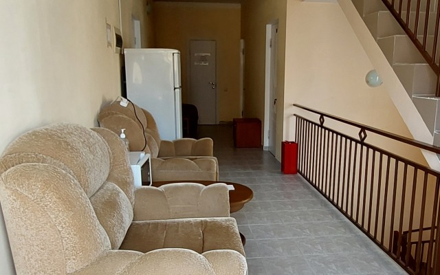 Larisa Guest House