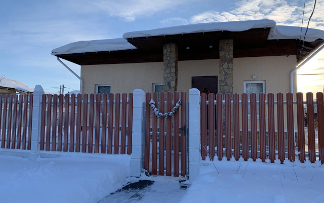 Zagorodny Dom S Terrasoy Private house