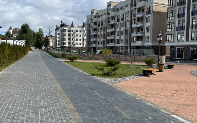U Morya, Zapadny Plyazh Flat