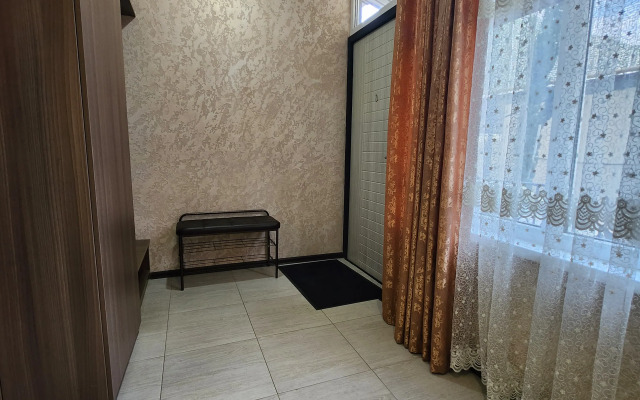 Dvukhkomnatnye U Vokzala Apartments