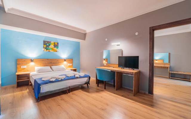 Pyxis Point Hotel - All Inclusive