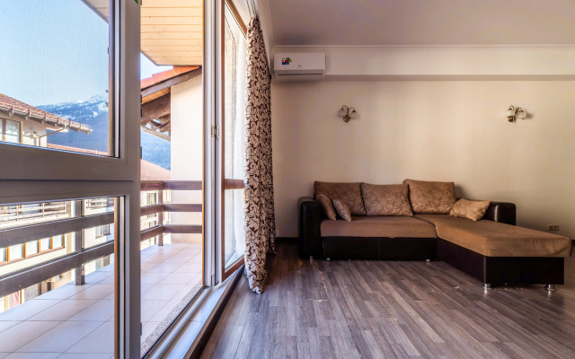 Oplot - Semejnye s odnoj spal'nej i balkonom 6 Apartments