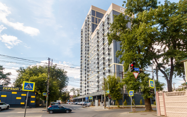 Dolomanovskiy Lane 82 Apartment