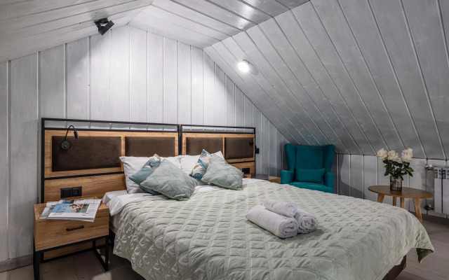 Частный  Дом с баней в поселке бизнес-класса