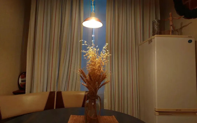V Tsentre Srednevekovyya Flat