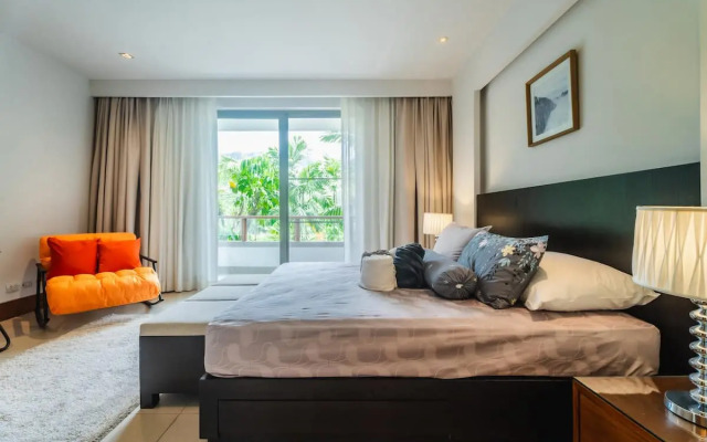 Elegant Beachfront 3Br Condo at Pearl of Naithon Apartments