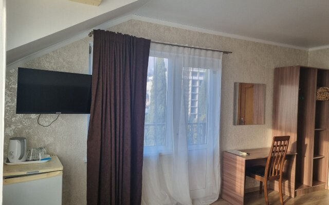 Akhra Guest House