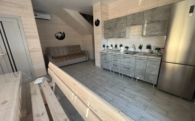 S baney i basseynom Private house