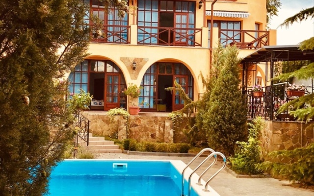 Guest House Camelot