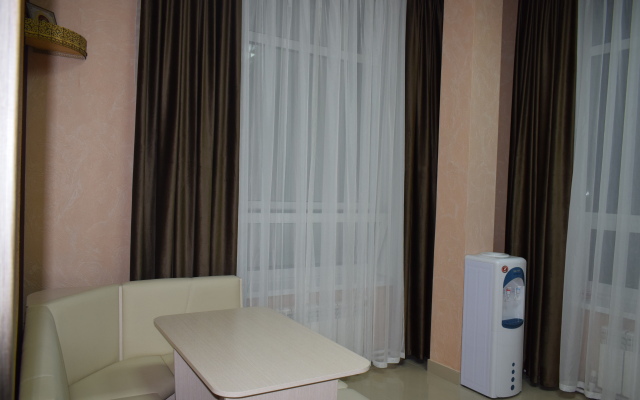 Centr City Hotel