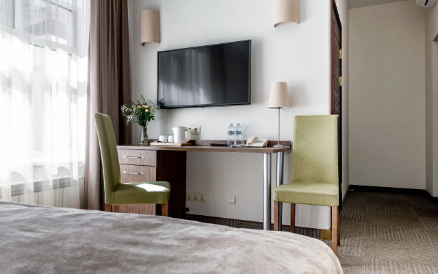 Staryij Dvorik Na Orlovskoj Hotel