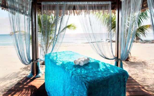 Le Meridien Al Aqah Beach Resort