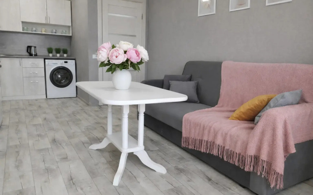 Apartamenty Virdzinia do 4 Cel. na Vozrozdenia 51 Patnica Set' Posutocnyh Kvartir