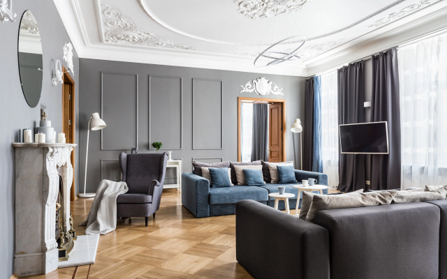 Апартаменты Avenue 180 кв.м с видом на Большую Конюшенную Улицу и Церковь Петра и Павла