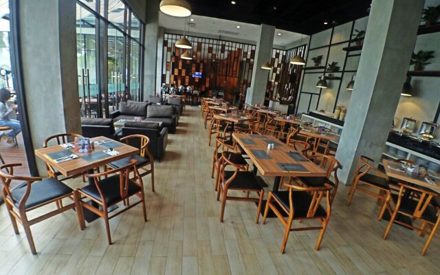 Harper Purwakarta Hotel