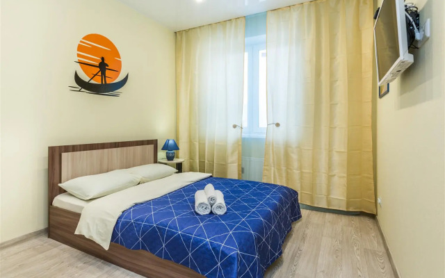 Odnokomnatnyye apartamenty dlya razmeshcheniya do chetyrekh chelovek v novom zhilom komplekse Kristall Apartments